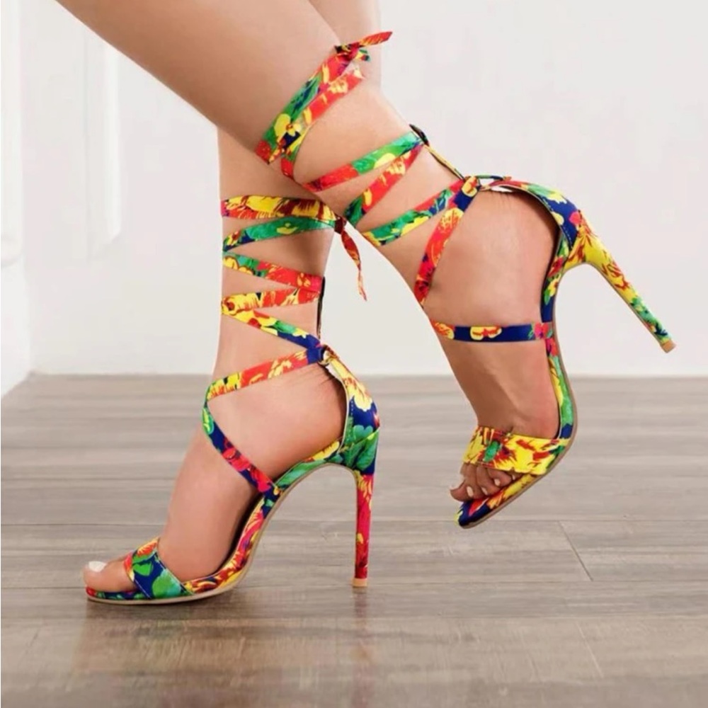 Stunning tie up the leg heels!! Very sexy and comfortable